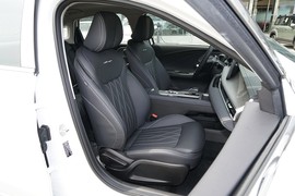 2025款奇瑞艾瑞泽8