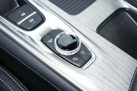 2025款奇瑞艾瑞泽8