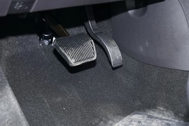 2025款奇瑞艾瑞泽8