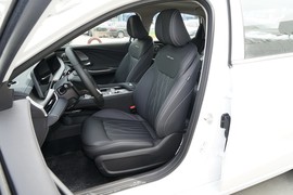 2025款奇瑞艾瑞泽8