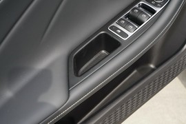 2025款奇瑞艾瑞泽8