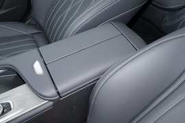 2025款奇瑞艾瑞泽8