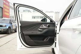 2025款奇瑞艾瑞泽8