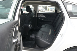 2025款奇瑞艾瑞泽8