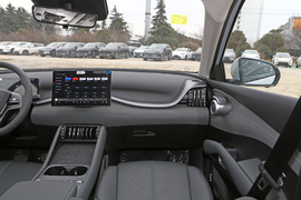 2025款比亚迪元PLUS