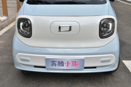 2025款奔腾小马