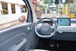 2025款奔腾小马