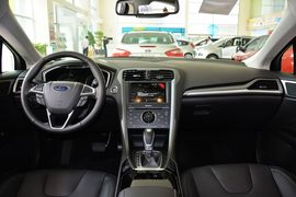 2013款福特蒙迪欧2.0L