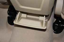 2013款福特福克斯三厢经典1.8L