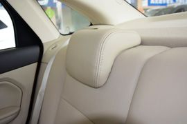 2013款福特福克斯三厢经典1.8L