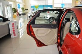 2013款福特福克斯三厢经典1.8L