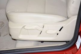 2013款福特福克斯三厢经典1.8L