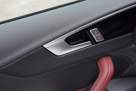 2025款奥迪A4L