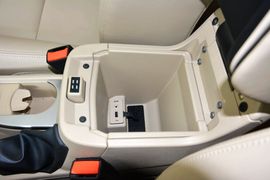 2013款福特福克斯三厢经典1.8L