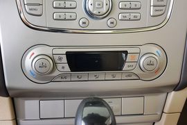 2013款福特福克斯三厢经典1.8L