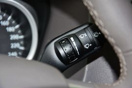 2013款福特福克斯三厢经典1.8L