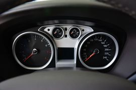 2013款福特福克斯三厢经典1.8L