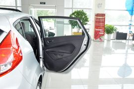 2013款福特嘉年华两厢1.5L自动运动型