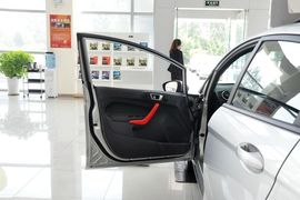 2013款福特嘉年华两厢1.5L自动运动型