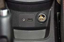 2013款福特嘉年华两厢1.5L自动运动型