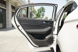 2025款奇瑞艾瑞泽5