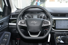 2025款奇瑞艾瑞泽5