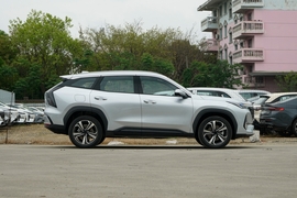 2025款吉利博越L