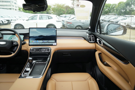 2025款吉利博越L