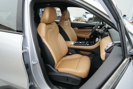 2025款吉利博越L