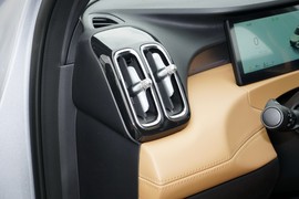 2025款吉利博越L