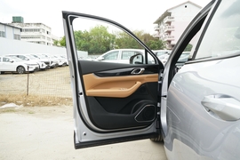 2025款吉利博越L