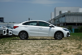 2025款奇瑞艾瑞泽5