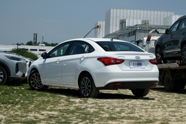 2025款奇瑞艾瑞泽5