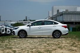 2025款奇瑞艾瑞泽5