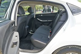 2025款奇瑞艾瑞泽5