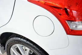 2014款铃木速翼特1.6L手动豪华版