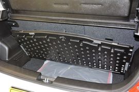 2014款铃木速翼特1.6L手动豪华版