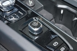 2026款沃尔沃XC60