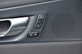 2026款沃尔沃XC60