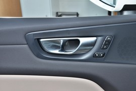 2026款沃尔沃XC60