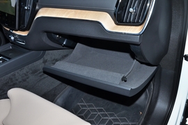 2026款沃尔沃XC60