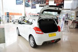 2014款铃木速翼特1.6L手动豪华版