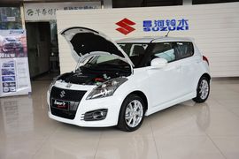 2014款铃木速翼特1.6L手动豪华版
