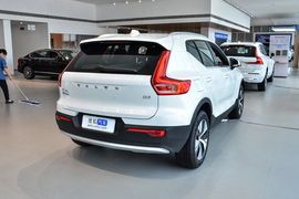 2026款沃尔沃XC40