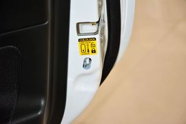 2014款铃木速翼特1.6L手动豪华版