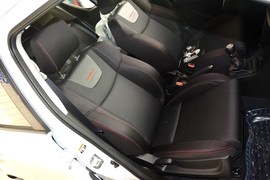 2014款铃木速翼特1.6L手动豪华版