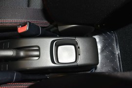 2014款铃木速翼特1.6L手动豪华版