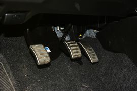 2014款铃木速翼特1.6L手动豪华版