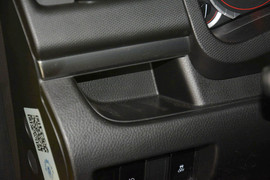 2014款铃木速翼特1.6L手动豪华版