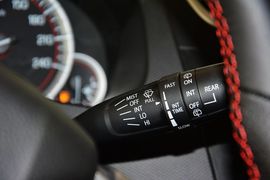 2014款铃木速翼特1.6L手动豪华版